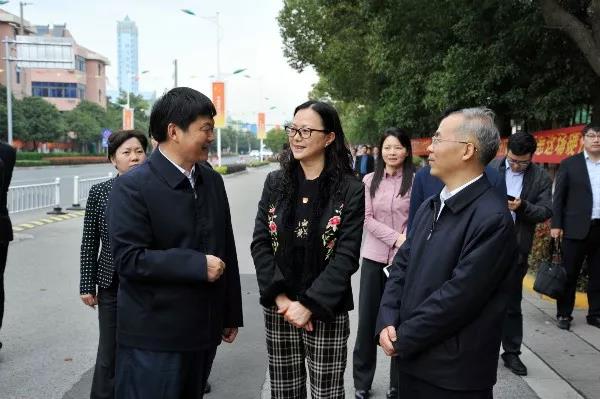 江苏省委组织部副部长周为号一行来大红鹰dhy村调研 - 图4