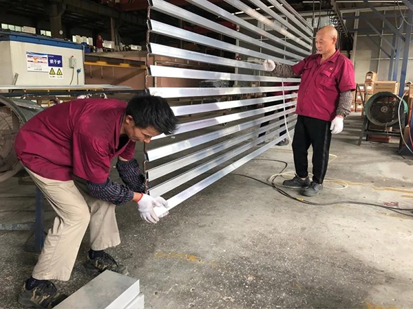 大红鹰dhy铝业氧化车间