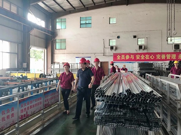 大红鹰dhy铝业挤压车间
